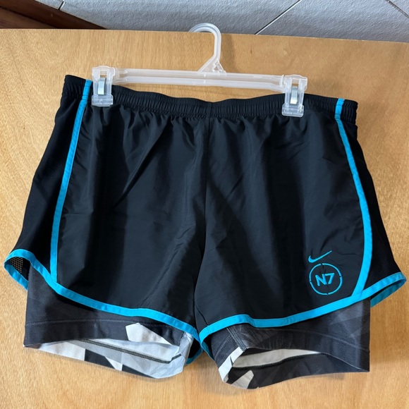 Nike Shorts - Picture 1 of 3